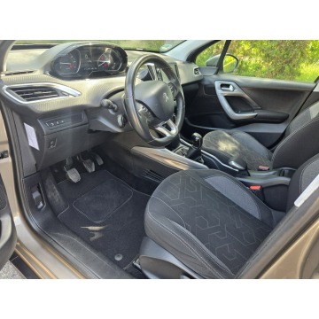 Peugeot 2008  Kombi 2016,  1.2 benzyna - Na sprzedaż za 22 900 zł - Mikołów - zdjęcie 11