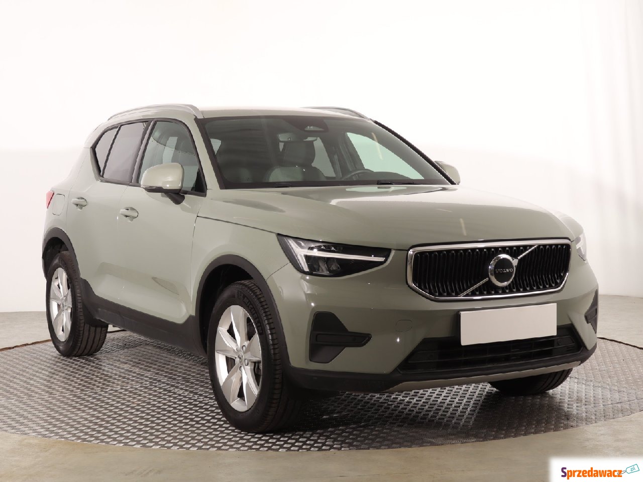 Volvo XC40 2025