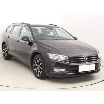 VW Passat 1.5 TSI (150KM), 2022