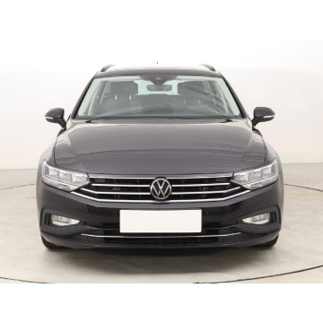 Volkswagen Passat  Kombi 2022,  1.5 benzyna - Na sprzedaż za 62 999 zł - Bielany Wrocławskie - zdjęcie 2