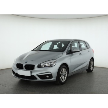 BMW Seria 2  SUV 2016,  1.5 benzyna, automat - Na sprzedaż za 47 499 zł - Piaseczno - zdjęcie 3