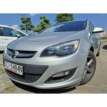 Opel Astra  Kombi 2015,  1.4 benzyna - Na sprzedaż za 27 900 zł - Cieszyn - zdjęcie 2