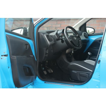 Toyota Aygo  Hatchback 2016,  1.0 benzyna - Na sprzedaż za 24 990 zł - Mysłowice - zdjęcie 12