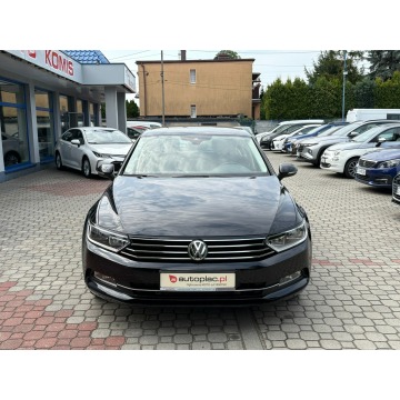 Volkswagen Passat  Sedan/Limuzyna 2018,  1.8 benzyna, automat - Na sprzedaż za 65 900 zł - Tarnowskie Góry - zdjęcie 3