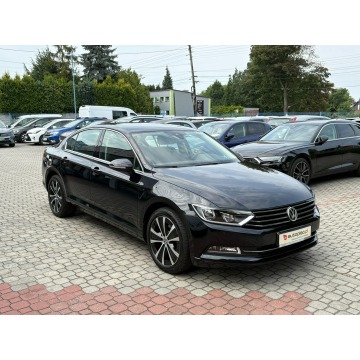 Volkswagen Passat  Sedan/Limuzyna 2018,  1.8 benzyna, automat - Na sprzedaż za 65 900 zł - Tarnowskie Góry - zdjęcie 4