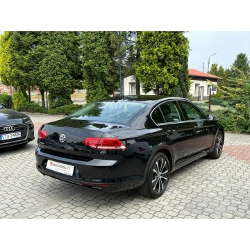 Volkswagen Passat  Sedan/Limuzyna 2018,  1.8 benzyna, automat - Na sprzedaż za 65 900 zł - Tarnowskie Góry - zdjęcie 6