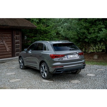Audi Q3  SUV 2020,  2.0 benzyna, automat - Na sprzedaż za 89 777 zł - Ropczyce - zdjęcie 2