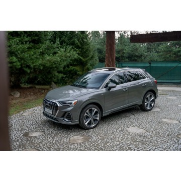 Audi Q3  SUV 2020,  2.0 benzyna, automat - Na sprzedaż za 89 777 zł - Ropczyce - zdjęcie 3