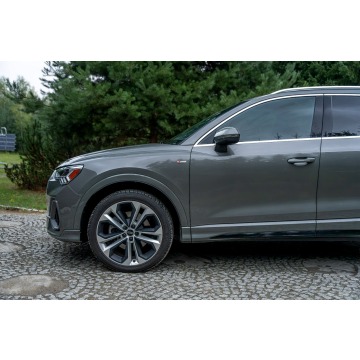 Audi Q3  SUV 2020,  2.0 benzyna, automat - Na sprzedaż za 89 777 zł - Ropczyce - zdjęcie 8