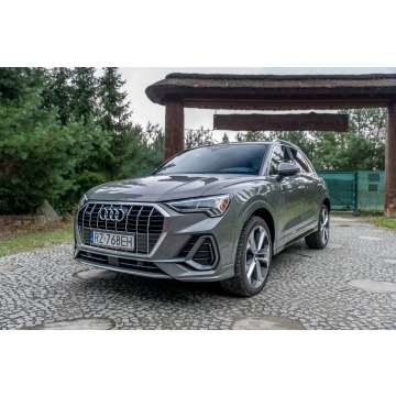 Audi Q3  SUV 2020,  2.0 benzyna, automat - Na sprzedaż za 89 777 zł - Ropczyce - zdjęcie 12