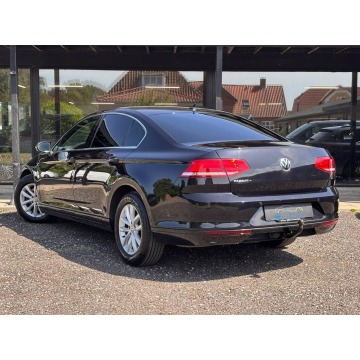 Volkswagen Passat  Sedan/Limuzyna 2019,  1.5 benzyna, automat - Na sprzedaż za 68 000 zł - Sadlno - zdjęcie 3