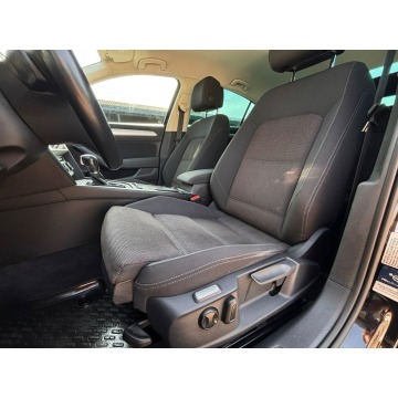 Volkswagen Passat  Sedan/Limuzyna 2019,  1.5 benzyna, automat - Na sprzedaż za 68 000 zł - Sadlno - zdjęcie 9