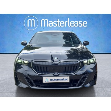 BMW Seria 5  Sedan/Limuzyna 2024,  2.0 diesel, automat - Na sprzedaż za 210 850 zł - Warszawa - zdjęcie 2