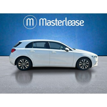 Mercedes - Benz A-klasa  Hatchback 2021,  1.3 benzyna, automat - Na sprzedaż za 84 850 zł - Warszawa - zdjęcie 4