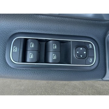 Mercedes - Benz A-klasa  Hatchback 2021,  1.3 benzyna, automat - Na sprzedaż za 84 850 zł - Warszawa - zdjęcie 11