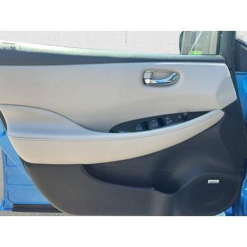Nissan Leaf  Hatchback 2021 elektryczny, automat - Na sprzedaż za 69 850 zł - Warszawa - zdjęcie 10