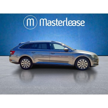 Skoda Superb  Kombi 2022,  2.0 benzyna, automat - Na sprzedaż za 112 850 zł - Warszawa - zdjęcie 4