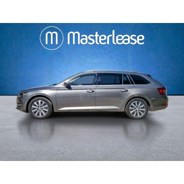 Skoda Superb  Kombi 2022,  2.0 benzyna, automat - Na sprzedaż za 112 850 zł - Warszawa - zdjęcie 5