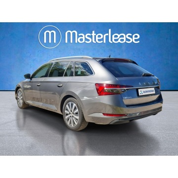 Skoda Superb  Kombi 2022,  2.0 benzyna, automat - Na sprzedaż za 112 850 zł - Warszawa - zdjęcie 8