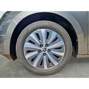 Skoda Superb  Kombi 2022,  2.0 benzyna, automat - Na sprzedaż za 112 850 zł - Warszawa - zdjęcie 9
