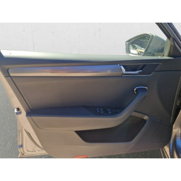Skoda Superb  Kombi 2022,  2.0 benzyna, automat - Na sprzedaż za 112 850 zł - Warszawa - zdjęcie 10