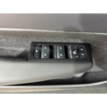 Volvo   SUV 2021,  1.5 benzyna, automat - Na sprzedaż za 94 850 zł - Warszawa - zdjęcie 11