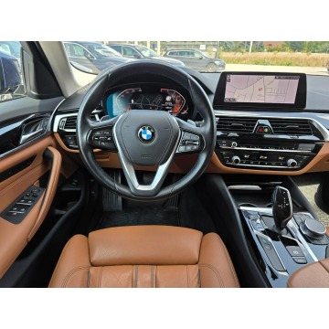 BMW Seria 5  Kombi 2020,  2.0 diesel, automat - Na sprzedaż za 89 900 zł - Wrocław - zdjęcie 5