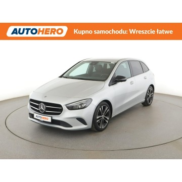 Mercedes B 180 - automat full LED półskóra navi grzane fotele kamera 360 i czujniki par