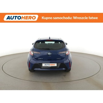 Toyota Corolla  Sedan/Limuzyna 2019,  1.8 hybryda, automat - Na sprzedaż za 66 000 zł - Warszawa - zdjęcie 6