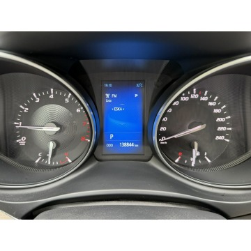Toyota Avensis  Kombi 2018,  1.8 benzyna, automat - Na sprzedaż za 64 900 zł - Kotarwice - zdjęcie 8