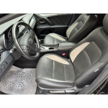 Toyota Avensis  Kombi 2018,  1.8 benzyna, automat - Na sprzedaż za 64 900 zł - Kotarwice - zdjęcie 7