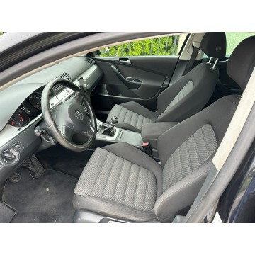 Volkswagen Passat  Kombi 2010,  2.0 diesel - Na sprzedaż za 14 800 zł - Wejherowo - zdjęcie 6