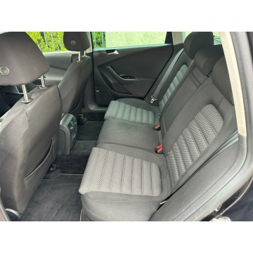 Volkswagen Passat  Kombi 2010,  2.0 diesel - Na sprzedaż za 14 800 zł - Wejherowo - zdjęcie 9