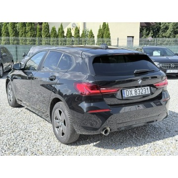 BMW Seria 1  Hatchback 2023,  1.5 benzyna, automat - Na sprzedaż za 67 900 zł - Wrocław - zdjęcie 9