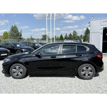BMW Seria 1  Hatchback 2023,  1.5 benzyna, automat - Na sprzedaż za 67 900 zł - Wrocław - zdjęcie 8