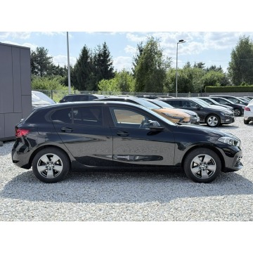 BMW Seria 1  Hatchback 2023,  1.5 benzyna, automat - Na sprzedaż za 67 900 zł - Wrocław - zdjęcie 12