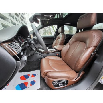 Audi A8  Sedan/Limuzyna 2014,  4.0 benzyna, automat - Na sprzedaż za 109 999 zł - Warszawa - zdjęcie 5