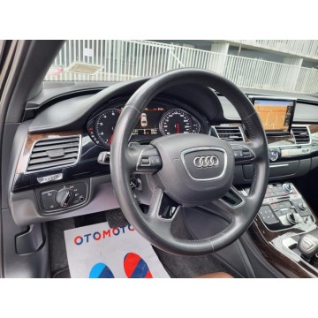 Audi A8  Sedan/Limuzyna 2014,  4.0 benzyna, automat - Na sprzedaż za 109 999 zł - Warszawa - zdjęcie 8