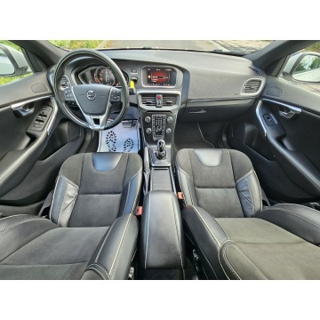 Volvo V40  Hatchback 2018,  2.0 benzyna, automat - Na sprzedaż za 52 000 zł - Opoczno - zdjęcie 7