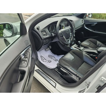 Volvo V40  Hatchback 2018,  2.0 benzyna, automat - Na sprzedaż za 52 000 zł - Opoczno - zdjęcie 9