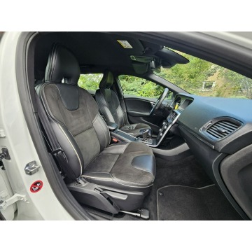 Volvo V40  Hatchback 2018,  2.0 benzyna, automat - Na sprzedaż za 52 000 zł - Opoczno - zdjęcie 10