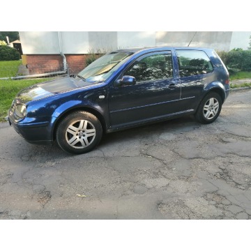 Volkswagen Golf  Hatchback 2001,  1.6 benzyna - Na sprzedaż za 2 500,00 zł - Wałbrzych - zdjęcie 4