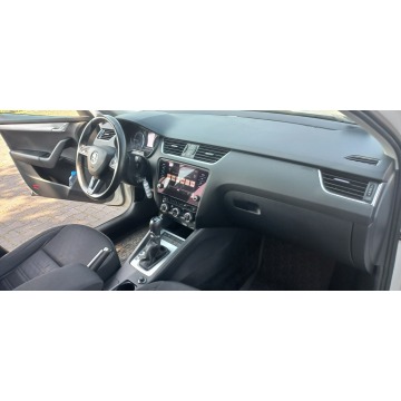 Skoda Octavia  Kombi 2019,  1.6 diesel, automat - Na sprzedaż za 40 900 zł - Gdańsk - zdjęcie 5