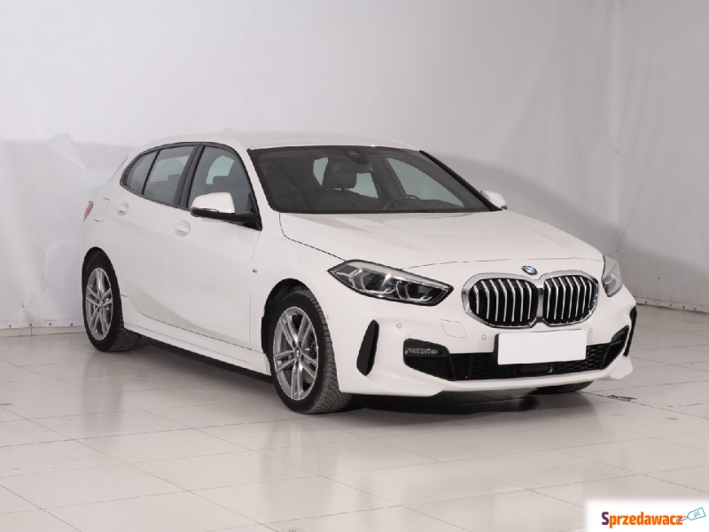BMW Seria 1  Hatchback 2023,  1.5 benzyna, automat - Na sprzedaż za 96 999 zł - Tarnów