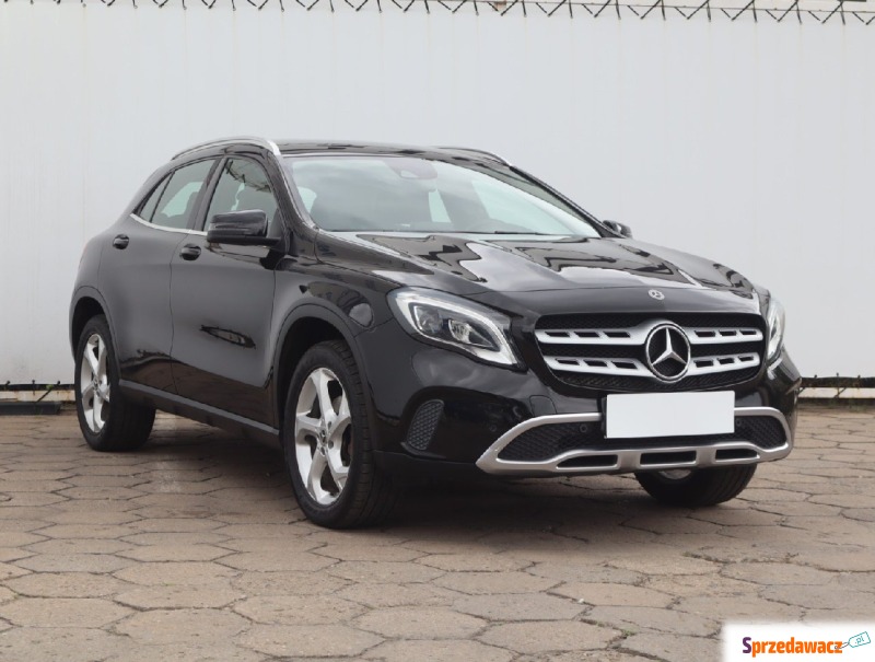 Mercedes - Benz GLA-klasa  SUV 2017,  1.6 benzyna, automat - Na sprzedaż za 77 999 zł - Łódź
