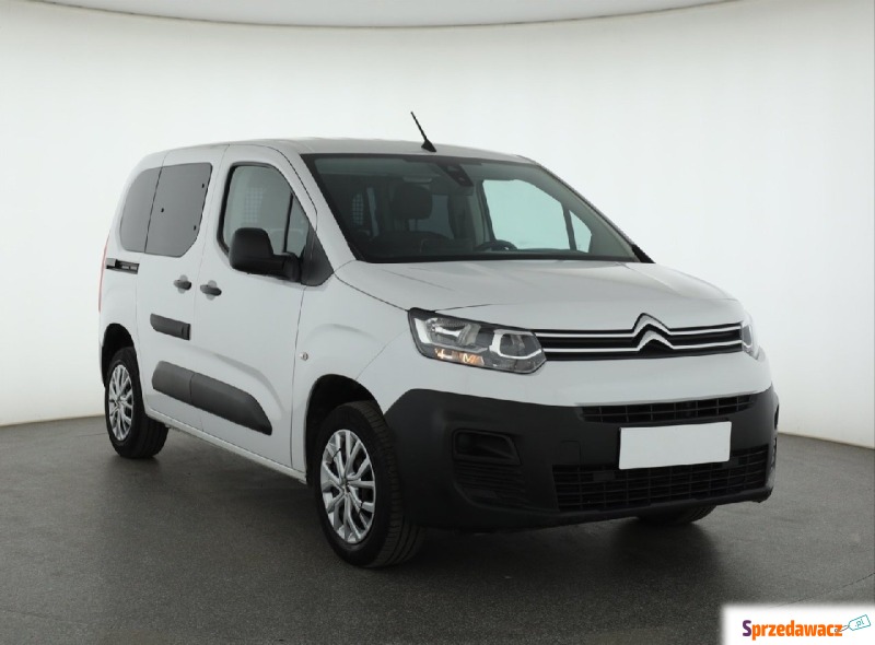 Citroen Berlingo  Pick-up 2023,  1.2 benzyna - Na sprzedaż za 58 999 zł - Piaseczno