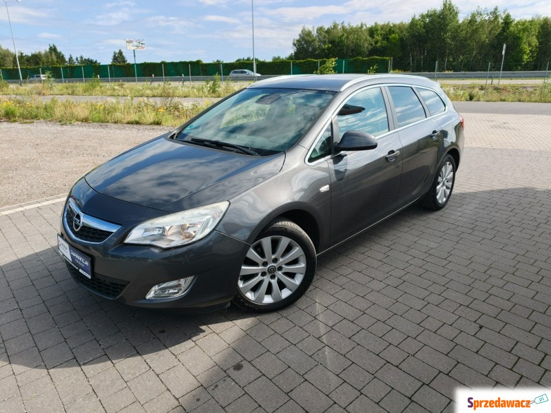 Opel Astra  Kombi 2012,  2.0 diesel - Na sprzedaż za 14 900 zł - Lipówki