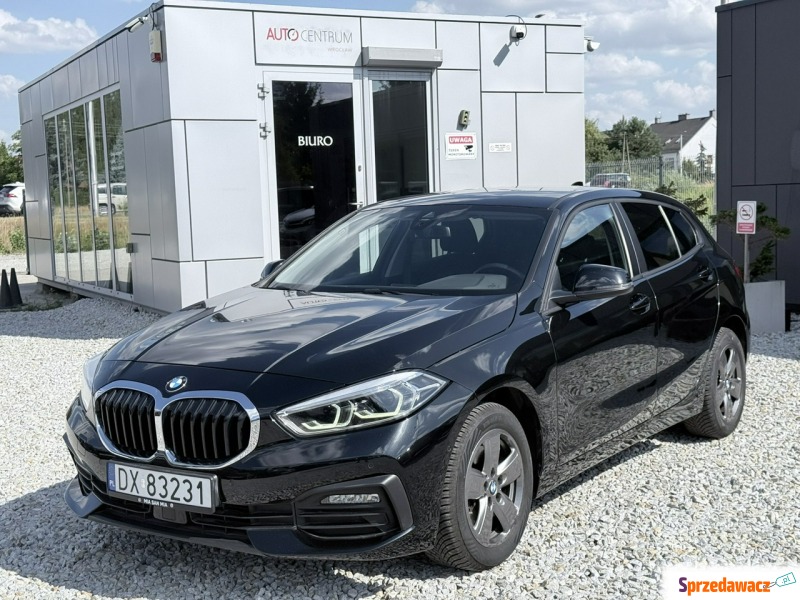 BMW Seria 1  Hatchback 2023,  1.5 benzyna, automat - Na sprzedaż za 67 900 zł - Wrocław