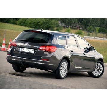 Opel Astra  Kombi 2013,  1.7 diesel - Na sprzedaż za 17 900 zł - Ostrów Mazowiecka - zdjęcie 9