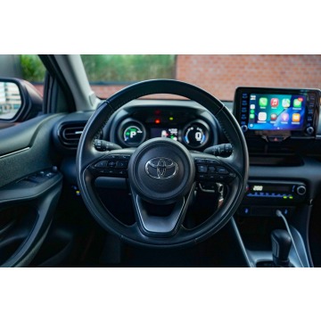 Toyota Yaris  Hatchback 2020,  1.5 hybryda, automat - Na sprzedaż za 72 700 zł - Kraków - zdjęcie 9
